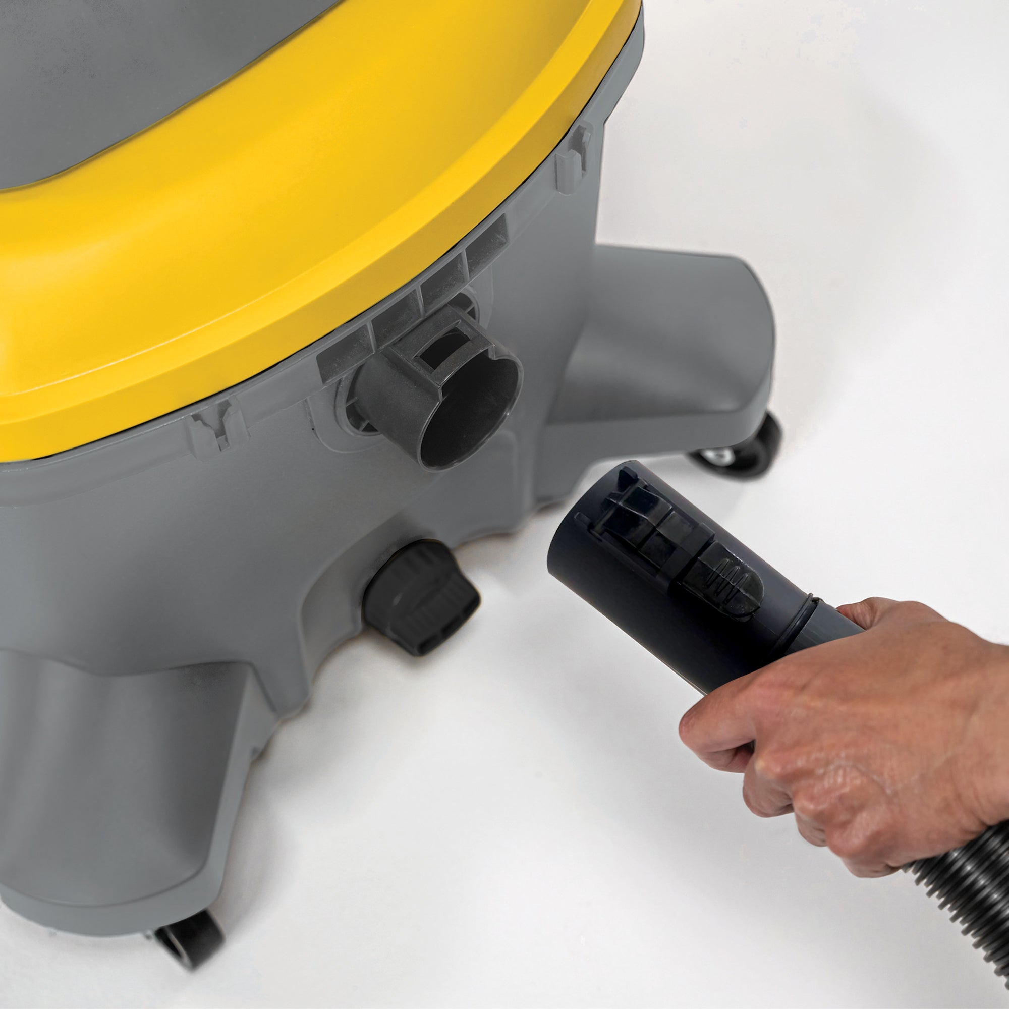 Contractor 16 Gallon 6.5 PHP Wet Dry Shop Vacuum with Handle WD-16 C4H